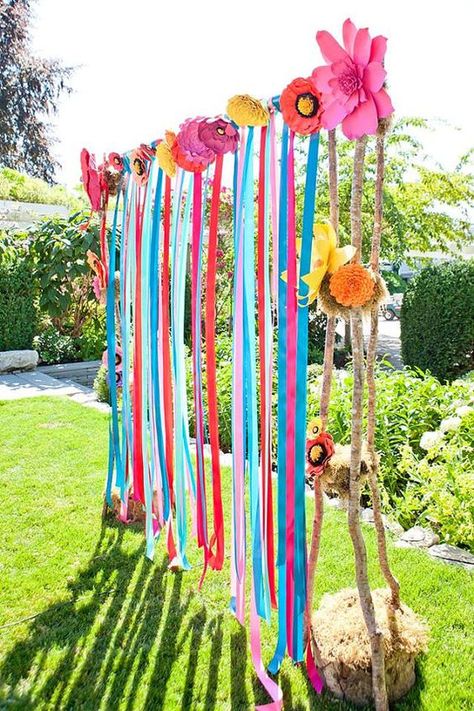 Floral Backdrop Wedding, Summer Crafts For Toddlers, Festival Themed Party, Arbor Decor, Party Entrance, Hippie Party, Backyard Birthday, Festival Theme, Large Paper Flowers