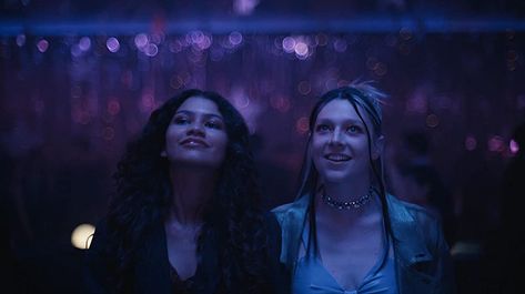 Euphoria (2019) Zendaya And Hunter Schafer, Zendaya And Hunter, Rue And Jules, School Drama, High School Drama, Hunter Schafer, Barbie Ferreira, Hbo Series, Batwoman