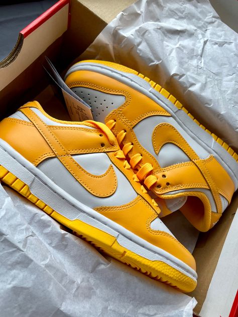 Laser Orange Dunks, Orange Dunks, Dunks Outfit, Gymnastics Shoes, Duck Shoes, Sneaker Nike, Trendy Shoes Sneakers, Nike Shoes Girls, Jordan Shoes Girls