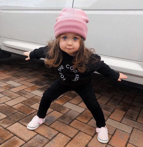 Marlowe Blake Jarrett, Oversized Beanie, Kids Dress Collection, Fall Baby Clothes, Baby Tumblr, Cool Poses