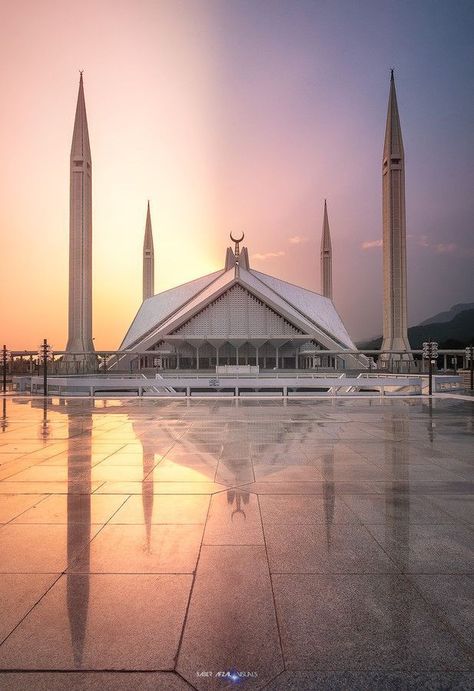 Faisal Mosque, Pakistan Pictures, Bedouin Tent, Pakistan Culture, Arsitektur Masjid, Pakistan Travel, Muslim Countries, Mosque Architecture, Beautiful Mosques