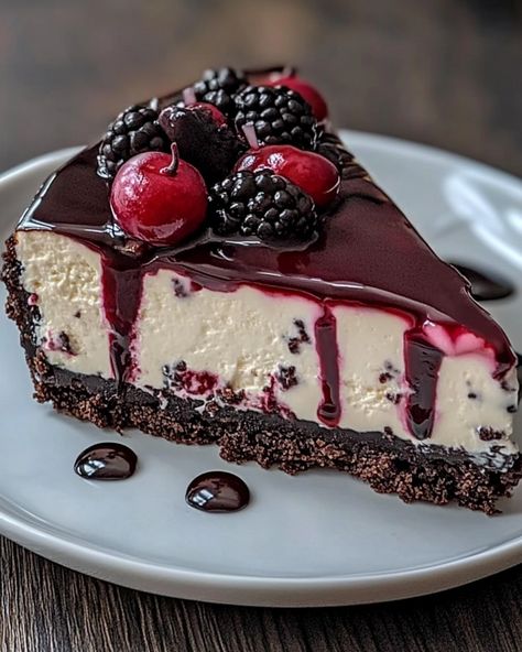 Cheesecake Delight, Black Forest Cheesecake, Chocolate Cherries, Cheesecake Layer, Dessert Cups Recipes, Vintage Birthday Cakes, Coffee Dessert, Cookie Crumbs, Creamy Cheesecake