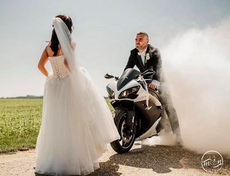 Biker Wedding Ideas, Moto Wedding, Biker Wedding Dress, Motorcycle Wedding Invitations, Reception Timeline, Bride Cake Topper, Wedding Reception Timeline, Bike Wedding, Motorcycle Wedding