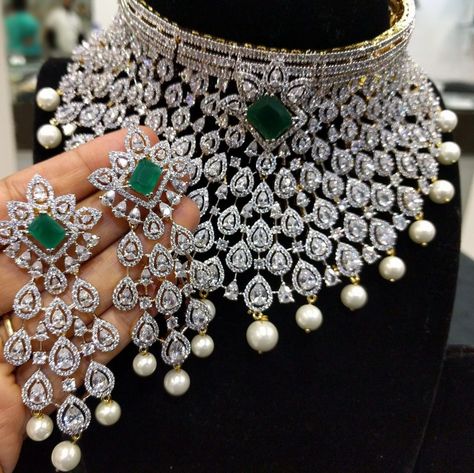 Bridal Necklace Designs For Brides For Their Wedding Day Emeralds Necklace, Bridal Choker Necklace, Beautiful Jewelry Diamonds, Bridal Jewelry Sets Brides, Wedding Jewelry Sets Bridal Jewellery, Bridal Jewellery Inspiration, Bridal Diamond Necklace, Bridal Necklace Designs, Choker Necklace Designs