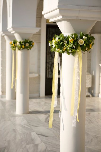 love citrus for summer wedding Pillar Decor For Wedding, Decorated Pillars For Wedding, Decorating Columns For Wedding, Column Flowers Wedding, Column Decoration Ideas Wedding, Pillar Decorations Columns, Wedding Columns Decor, Pillars Decor, Column Decoration Ideas