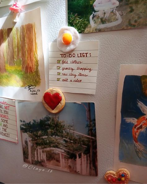 Filled my fridge with paintings, old photos,quotes,and daily reminders. And what better way to make them look beautiful than clay fridge magnets?! I love these photos and how the sun is hitting the magnets directly😍 All the paintings here i painted last year which i am so proud of. Which magnet is your fav? And what magnet would you like to see next? 💚dm me to order and customize 🇱🇧in lebanon and shipping worldwide #fridgemagnets #clayart #fridge #magnet #handmadefridgemagnets #claymagne... What's In My Fridge, Aesthetic Fridge Decor, Decorating Fridge, Clay Fridge Magnets Diy, Diy Magnets Fridge, Clay Fridge Magnets, August Moodboard, Magnet Painting, Clay Fridge