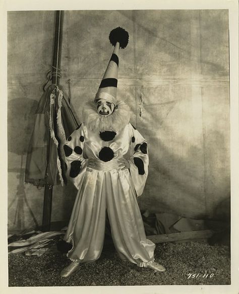 Clara Bow | Chickeyonthego | Flickr Clara Bow Clown, Perriot Clowns, Pierrot Clown, Clown Tattoo, Clara Bow, Circus Performers, Cute Clown, Vintage Clown, Circus Clown