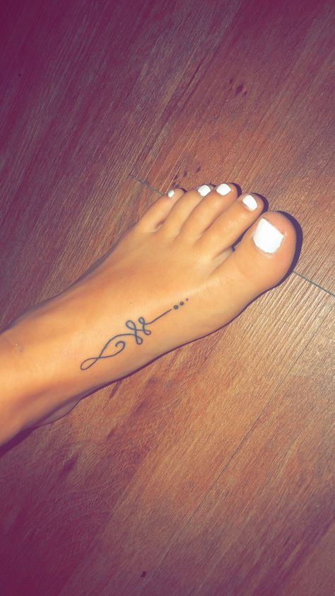 Side Foot Tattoos, Design Tatuaje, Rosen Tattoo Frau, Classy Tattoos For Women, Cute Foot Tattoos, Small Foot Tattoos, Toe Tattoos, Ankle Tattoos For Women, Anklet Tattoos