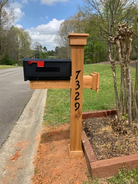 Cedar Mailbox, Cedar Mailbox Post, Farmhouse Mailboxes, Rural Mailbox, Mailbox Makeover, Wooden Gates Driveway, Wooden Mailbox, Yard Remodel, Large Mailbox