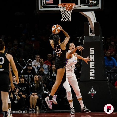 Las Vegas Aces Wnba, Basketball Aesthetics, Liz Cambage, Aja Wilson, A'ja Wilson, Hard Photos, Inspo Wall, Las Vegas Aces, Hard Photo