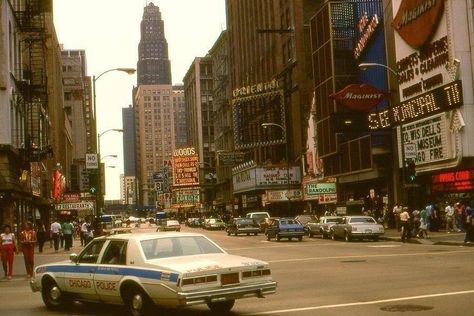 Chicago 1980’s South Side Chicago, Chicago Aesthetic, Chicago Pictures, Chicago Police, Foto Gif, American Street, Highway Patrol, New Retro Wave, Chicago History