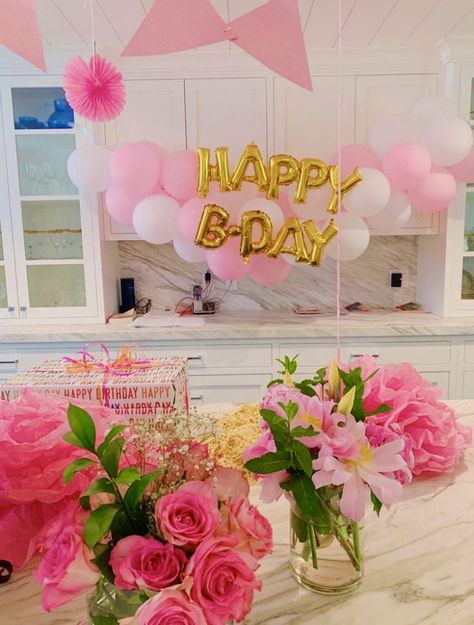 14th Birthday Party Ideas, Preppy Birthday, Sweet Sixteen Birthday Party Ideas, Birthday Inspiration, Cute Birthday Pictures, Cute Birthday Ideas, Bday Party Theme, Pink Birthday Party, Birthday Inspo