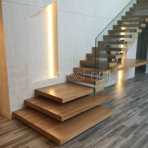 Epure 1 - Atmosfer Escalier suspendu marches fixées au mur Staircase In Living Room, Interior Staircase, Escalier Design, Stair Railing Design, Steel Stairs, Houses Ideas, Stairs Design Modern, Indoor Bonsai, Stair Case