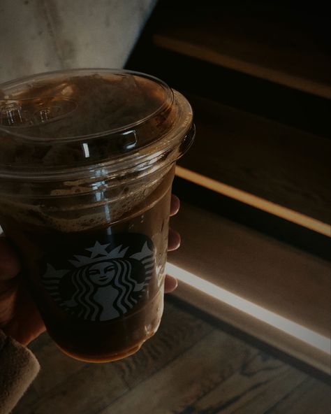 #coffee #starbucks #icedcoffee #brownsugar# Oat Shaken Espresso, Coffee Aesthetic Dark, Aesthetic Starbucks Drinks, Kimberly Core, Starbucks Coffee Aesthetic, Low Calorie Starbucks Drinks, Aesthetic Starbucks, Shaken Espresso, Starbucks Aesthetic