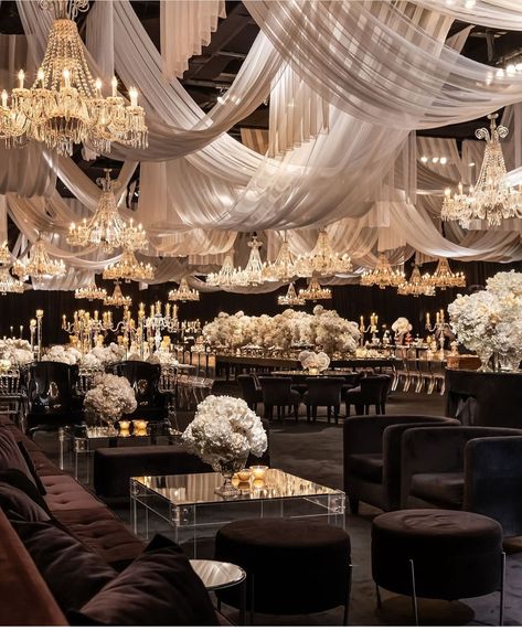 Luxury Wedding Decor Reception Decorations, Arabic Wedding Decoration, Timeless Wedding Theme, Sleek Modern Wedding, Royalty Wedding Theme, Reception Ceiling, Dream Wedding Reception, Modern Wedding Venue, Dream Wedding Decorations