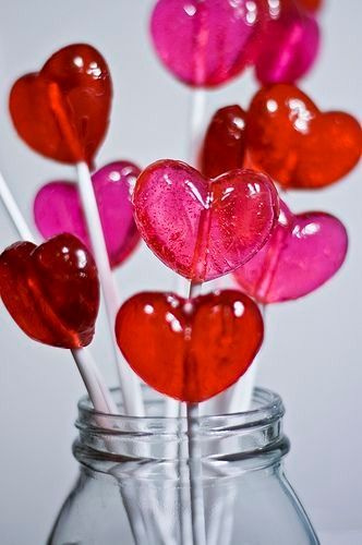 Heart Shaped Lollipops, Kue Macaroon, I Love Heart, My Funny Valentine, Colorful Candy, Romantic Valentine, Candy Shop, In A Jar, Sweet Candy