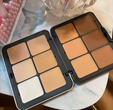 It Cosmetics Concealer, Concealer Palette, Concealer Colors, Concealer Makeup, Makeup Store, Creative Eye Makeup, Creative Eye, Free Product, Makeup Box