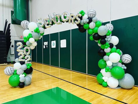 Bluffton Balloons LLC on Instagram: “BLHS Volleyball Senior Night #blufftonhighschool #bluffton #blufftonsouthcarolina #senioryear #seniornight #volleyballseniornight…” Senior Night Basketball Decorations, Volleyball Party Decorations, Wrestling Banquet, Volleyball Fundraiser, Volleyball Decorations, Night Volleyball, Senior Night Football, Volleyball Senior Night, Basketball Senior Night