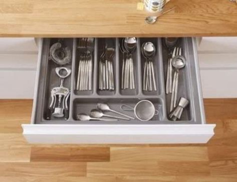 Cutlery Drawer, Crockery Unit, Drawer Organization, Cutlery Storage, Kitchen Surfaces, Cutlery Tray, Plastic Cutlery, Kitchen Cutlery, Kitchen Drawer