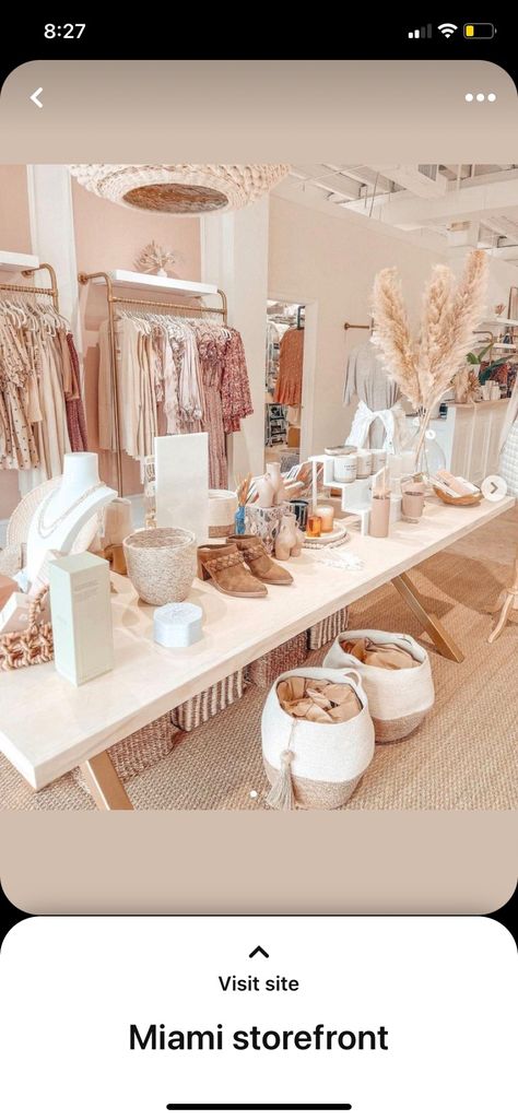 Boutique Desk Ideas, Boutique Hanging Ideas, Boho Boutique Ideas, Botique Interiors Design, Boutique Interior Design Ideas, Boho Boutique Decor, Botique Interiors Ideas, Small Boutique Interior Design Ideas, Clothing Boutique Interior Design