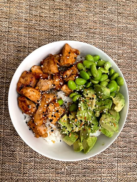 Teriyaki Chicken Avocado Bowl, Chicken Edamame Rice Bowl, Edamame Chicken Bowl, Dait Food Recipe, Chicken Edamame Bowl, Chicken Avocado Rice Bowl, Edamame Bowl Recipe, Edamame Rice Bowl, Chicken And Edamame Recipes