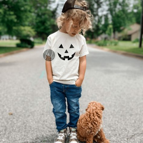 Youth Pumpkin Face Tee https://westinandco.com/products/youth-pumpkin-face-tee Westin & Co. Neutral Style, Woman Graphic Tees, Family Graphic Tees, Tshirt Lovers, Support Small Business #tshirtlover #shopsmall #californiabusiness #graphictee #westinandco #tshirtbusiness Family Graphic, Woman Graphic, Styles For Kids, Tshirt Business, Halloween Graphic, Pumpkin Face, Neutral Style, Cute Graphic Tees, Trendy Graphic Tees