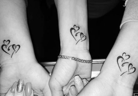 Lovely Heart Tattoo Design Tattoo Wrist Ideas, 90 Tattoo, Design Tatuaje, Love Heart Tattoo, Heart Tattoo Wrist, Small Heart Tattoos, Herz Tattoo, Tattoo Wrist, Tattoo Trend