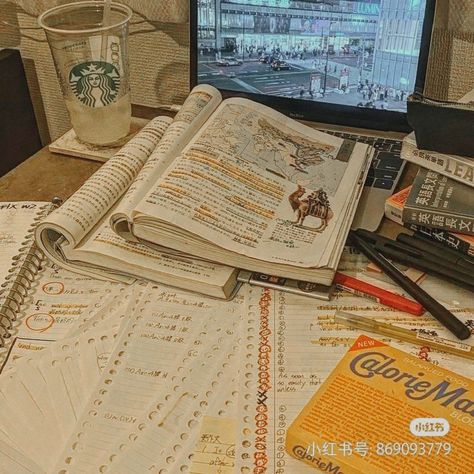 Chill Study Aesthetic, Study Aesthetic Laptop, Romanticing School, Study Setup, Romanticising School, Studera Motivation, Study Vlog, Pancake Breakfast, Skirts Summer