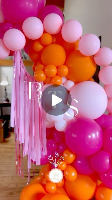 Jexsy Armstrong on Instagram: "Throwback to this astonishing full balloon arch. I love everything about designing this arch: The organic look, the custom fringe, the pearls, the color combo… Balloons have an extraordinary power to bring joy and enchantment. People tell me they feel a sense of peace when they see my videos and I believe it, because the creative process brings the same to me. Fun fact: I was inadvertently wearing my shirt inside out the whole time during this install 🤦🏻‍♀️ It was too late by the time I noticed, so I took a picture anyway 😂 I used two of my handy-dandy tools to make this design: @protapes Uglu Dashes to add extra balloons and fringe and my Hi-Shine from @hifloat to give the bright colors extra shine. . . #jexsyballoons #selflovejourney #jbtelescopingsta Balloon Arch With Fringe, Full Balloon Arch, Organic Balloon Arch, Balloon Arrangements, Custom Balloons, The Creative Process, Handy Dandy, Balloon Arch, Balloon Garland