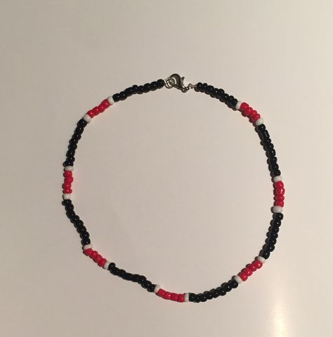 Black And Red Beaded Bracelets, Bead Business, Beaded Chocker, White Beads Bracelet, Red Beaded Bracelet, Handmade Chokers, Beaded Jewelry Necklaces, Bead Charms Diy, Diy Bracelet Designs