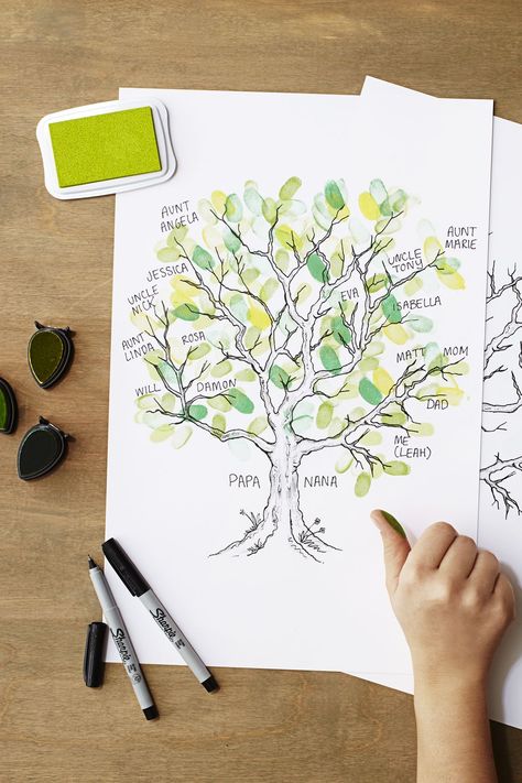 Family Tree Kindergarten, Family Tree Ideas, Family Trees Diy, Family Tree For Kids, Family Tree Craft, Trees For Kids, Kindergarten Projects, Easy Thanksgiving Crafts, Family Tree Art