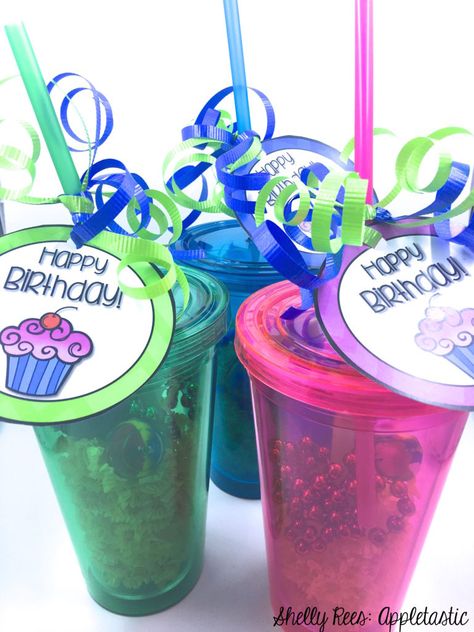 Creating student birthday gifts can be a challenge, but it doesn't have to be! Make each of your students feel special with this FREE download. Simply prep and give them away. Teachers at ALL grade levels will love this freebie and the ideas presented. Great for preschool, Kindergarten, 1st, 2nd, 3rd, 4th, 5th, or 6th grade elementary students. Middle School & High School teachers may give these out to homeroom students as well. Click through to get the birthday AND welcome freebie today! Birthday Gram Ideas, Birthday Grams For Students, Classroom Birthday Gifts, Positive Expectations, Pto Mom, Preschool Birthday, Student Birthday Gifts, High School Teachers, Class Birthdays