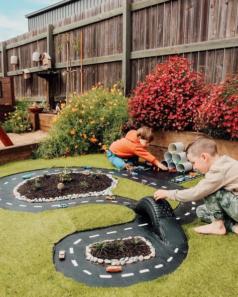 Diy Kids Playground, Kids Backyard Playground, Landscaping Florida, Play Area Backyard, Backyard Kids Play Area, Outdoor Play Areas, Diy Playground, Kids Outdoor Play, Natural Playground