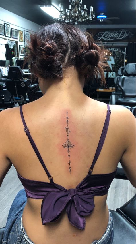 Back Tattoo Women Spine, Beautiful Back Tattoos, Back Tattoos Spine, Feminine Back Tattoos, Spine Tats, Tattoo Ideas Inspiration, Flower Spine Tattoos, Tato Minimal, Spine Tattoo Ideas