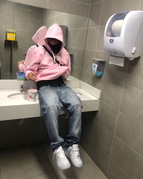 Pink Fits Men, Pink Polo Shirt Outfit Men, Pink Hoodie Outfit Men, Hoodie Aesthetic Boy, Grunge Men Outfits, Rap Pfp, Hoodie Outfit Men Streetwear, Pink Hoodie Outfit, Nike Hoodie Outfit