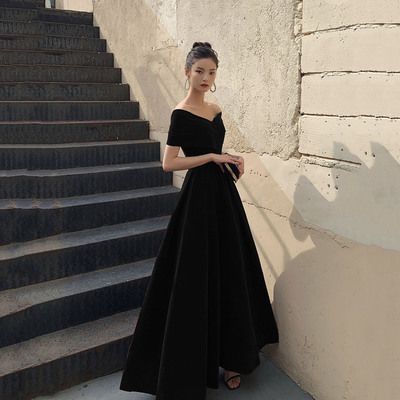 Black Classy Dress Prom, Simple Prom Dress Long Sleeve, Dark Gown Dress, Off Shoulder Long Dress Formal, Classy Prom Dresses With Sleeves, Black Formal Gown With Sleeves, Pretty Black Dresses Classy, Velvet Black Dress Long, Prom Dress Classy Elegant