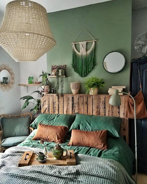 Casa In Pallet, Rum Inspo, Dekorasi Bohemia, Bohemian Bedroom Design, Boho Chic Bedroom, Bohemian Bedroom Decor, Redecorate Bedroom, Boho Bedroom Decor, Bohemian Bedroom