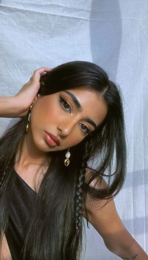 Indian Skin Makeup, Brown Makeup Looks, Brown Girls Makeup, Light Makeup Looks, Brunette Makeup, Mode Hijabi, Brown Skin Makeup, Soft Glam Makeup, Brown Makeup