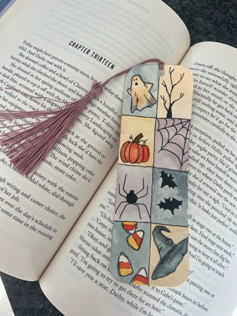 "This Halloween watercolor bookmark features a Halloween theme including ghosts, spiders, bars and more! It is the perfect bookmark to have during the fall/Halloween or even year round if you are a Halloween fanatic like me! This is a hand painted, made-to-order bookmark, so there may be slight differences than the picture above. It is 2\"x6\" and made with high quality watercolor paper and watercolor paints." Halloween Book Painting, Scooby Doo Bookmarks, Easy Bookmark Ideas Diy, Fall Crafts School, Book Marks Homemade, Cute Simple Bookmark Designs, Diy Bookmark Drawing, Arts And Crafts For Middle School, Thanksgiving Crafts For High Schoolers