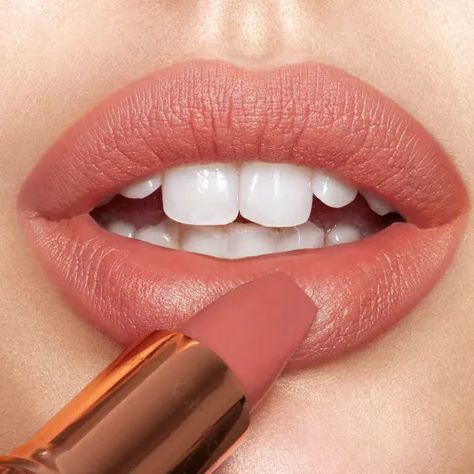 super-you-fair-model Warm Pink Lipstick, Charlotte Tillbury, Neutral Lip, Charlotte Tilbury Matte Revolution, Matte Nude Lipstick, Hot Lipstick, Coral Lipstick, Charlotte Tilbury Makeup, Red Carpet Beauty