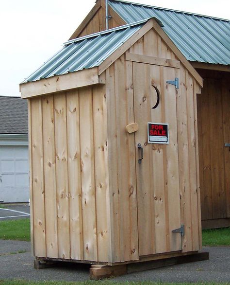 Garden Outhouse Ideas, Diy Outhouse Plans, Fancy Outhouse, Outhouse Diy, Diy Outhouse, Outhouses Pictures, Small Outdoor Shed, Outhouse Design, Outdoor Pool Bathroom