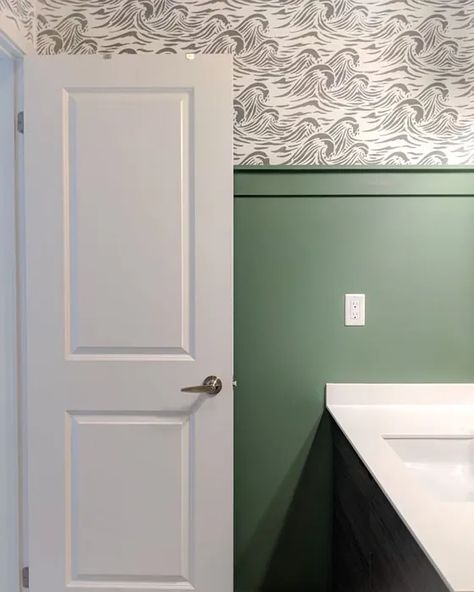 Sw Privilege Green Bathroom Sw Privilege Green, Sherwin Williams Privilege Green, Kitchen Hutch Diy, Privilege Green, Green Bathroom Colors, Sherwin Williams Green, Good Couple, Green Bathroom Decor, Favorite Paint Colors