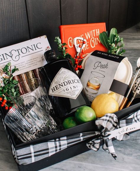 Andee Layne, Corporate Gift Baskets, Gin Gifts, Expensive Gifts, Holiday Gift Box, Home Decor Baskets, Christmas Gift Basket, Client Gifts, Christmas Gift Baskets