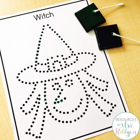 Qtip Halloween Craft, Halloween Hole Punch Activities, Halloween Qtip Painting, Halloween Theme Preschool Activities, Halloween Fine Motor Activity, Fine Motor Halloween Activities, Halloween Fine Motor Activities, Halloween Fine Motor, Halloween Theme Preschool