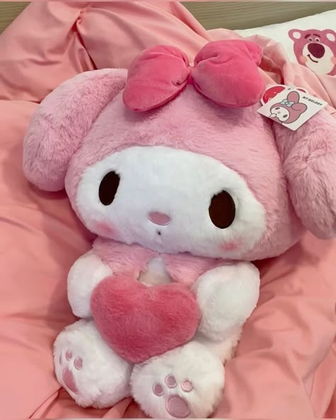 My Melody Plushies Aesthetic, Hello Kitty Aesthetic Plush, Jumbo My Melody Plush, Cute Aesthetic Plushies, Plushes On Bed, Sanrio Hello Kitty Aesthetic, My Melody Plush Aesthetic, My Melody Gifts, Cute Plush Aesthetic