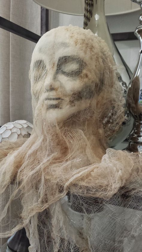 Scary Mannequin, Diy Styrofoam Crafts, Maze Ideas, Halloween Maze, Styrofoam Crafts, Styrofoam Head, Halloween Props Diy, Happy Harvest, Mannequin Art