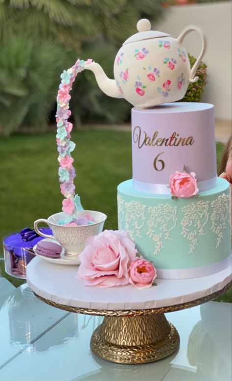 Teapot cake for birthday little girl Teatime Birthday Party, Tea Party 3rd Birthday Cake, Princess Tea Party Cake Ideas, Partea Birthday Cake, Yea Party Cake Ideas, Tea Party Bday Cake, Tea Party Themed Birthday Cake, Garden Tea Party Cake Ideas, Tea Party Cakes Birthday