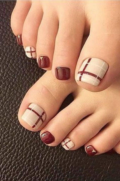 These cute toe nails designs are TOO good. Looking for Toe Nail Designs! Whether you want cute or simple toe nails designs, we've got it ALL Thanksgiving Toe Nail Designs, Fall Nails And Toe Nails, November Toe Nails Designs, Burgundy Pedicure Toenails, Brown Pedicure Ideas Toenails, Halloween Nails Easy Diy, Pedicure Fall 2024, Fall Toenail Colors 2023, November Toe Nails