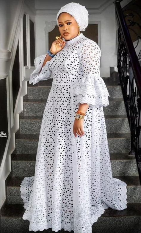 Muslim Fashion Abayas, Beautiful Lace Dresses, Lace Gown Styles, African Lace Dresses, Cutout Maxi Dress, Casual White Dress, Vestidos Vintage, African Dresses, Straight Dress