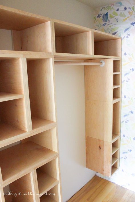 This brilliant DIY custom closet organizer is not only easy to build, but makes creating your own custom closet configuration both simple and affordable! Closet Plans Diy How To Build, Modular Closet System Diy, Build Closet Organizer, Closet Configuration, Closet Organizer Plans, Wood Closet Shelves, Diy Closet Shelves, Wood Closet Organizers, Diy Custom Closet